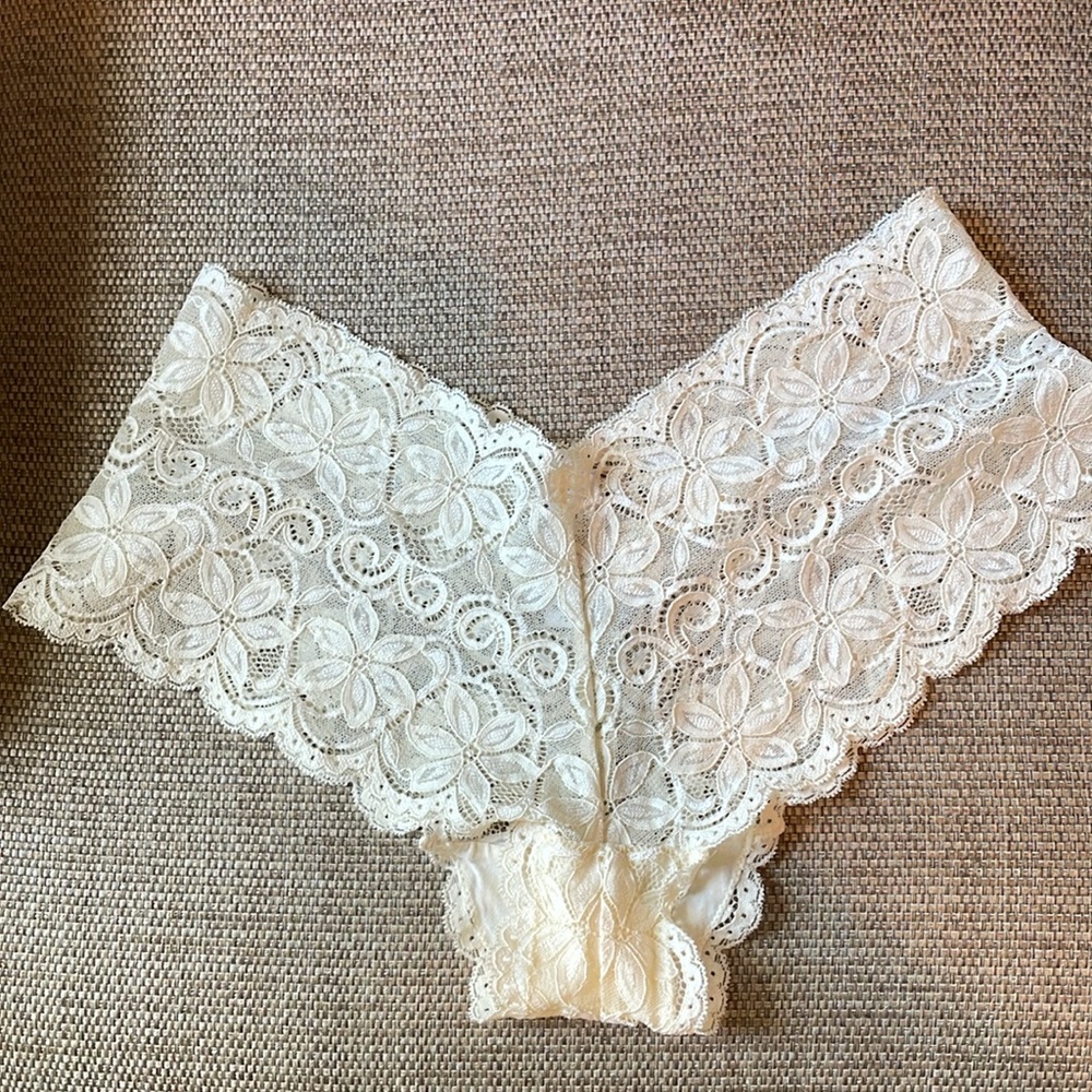 Wonderbra lacy panties. Off white cotton crotch. Worn very little.